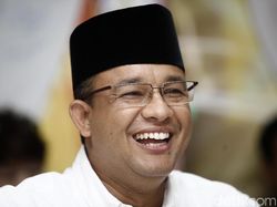 Anies Baswedan Hadiri Acara Milad FPI di Stadion Muara Kamal