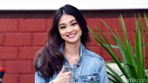 Senyum Manis Gege Elisa