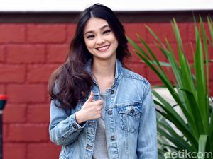 Senyum Manis Gege Elisa Senyum Manis Gege Elisa
