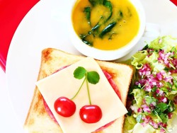 Sambut Musim Semi, Roti Panggang Cherry Jadi Tren