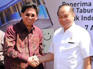 Bank Mega Renovasi Sekolah di Bitung dan Manado