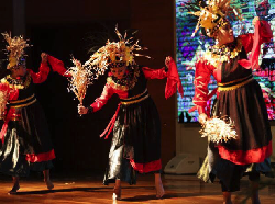 Festival Tidore Hadirkan Acara Prosesi Adat yang Langka