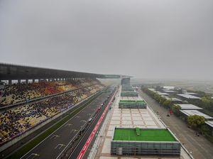 Cuaca Buruk Bikin Latihan Bebas Kedua GP China Dibatalkan