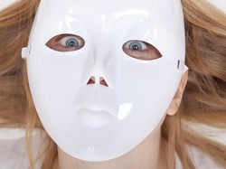 Tokoh Penjahat dalam Film Beri Stigma Penyandang Penyakit Kulit