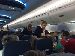 Penerbangan Delay, Maskapai Ini Sajikan Pizza untuk Penumpang