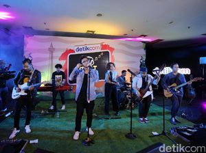 Kejutan Dea di Panggung dHOT Music Nidji