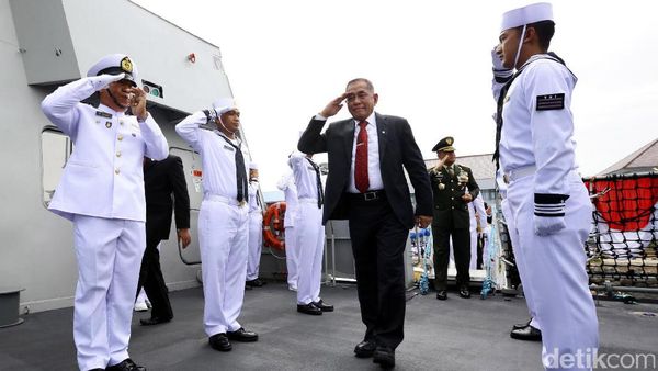 Menhan Resmikan KRI RE Martadinata 331