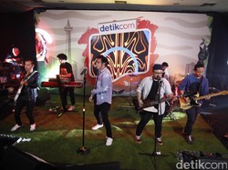 Love, Fake & Friendship: Album yang Terinspirasi dari Sekeliling