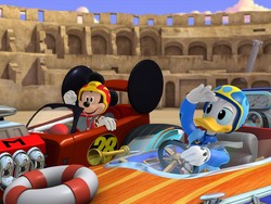 Tak Lagi Muda, Penggemar Donal Bebek Masih Tetap Eksis