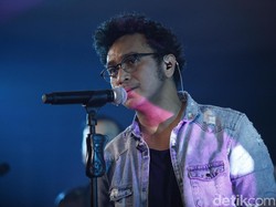 Aksi Mellow Lagu Musnah di dHOT Music Nidji