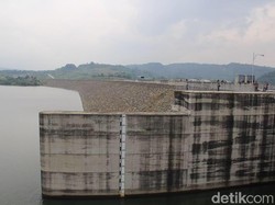 Waduk Terbesar Kedua RI Sudah Mengairi 90 Ribu Ha Sawah di Jabar