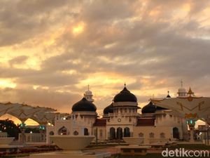 Masjid Raya Baiturrahman di Aceh Makin Indah Saja