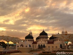 Masjid Raya Baiturrahman di Aceh Makin Indah Saja