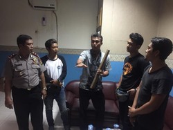 4 Pengeroyok Sopir Taksi Online di Kuta Ditangkap