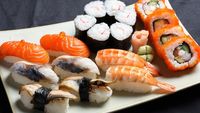 5 Jenis Sushi Yang Sedang Populer