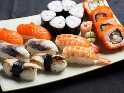 Mau Makan Sushi di Restoran? Kenali Dulu 10 Jenis Sushi Populer Ini (1)