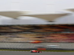 Vettel-Raikkonen Bawa Ferrari Pimpin Latihan Bebas Ketiga