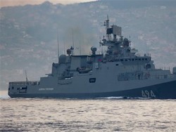 Rusia Kerahkan Kapal Perang Usai Serangan Rudal AS ke Suriah