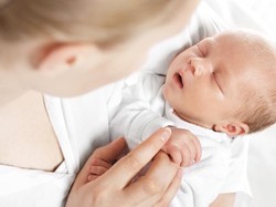 Ini Alasannya Nggak Perlu Beri Air Tajin pada Bayi ASI