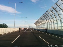 Anies Ingin Road Bike Masuk Tol, Sesuai Undang-undang Bisa?