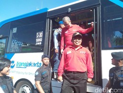 Sumarsono Hadiri Peluncuran Bus Maxi dan Slogan Baru TransJ
