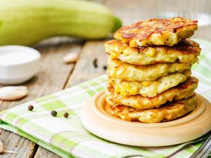 Bikin Gorengan Jagung Renyah dengan Cocolan Spicy Mayo