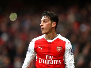 Tak Akan Dilepas Pemilik Arsenal, Ini Respons Oezil
