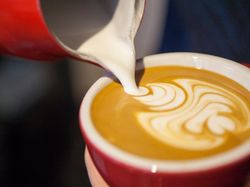 5 Fakta Latte Art, Seni Melukis Kopi dengan Susu Panas