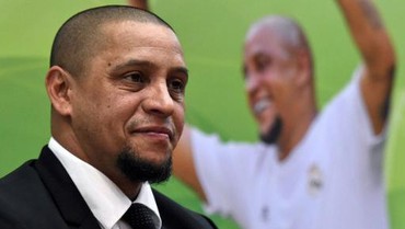 Tentang Roberto Carlos dan Pisang-Pisang dalam Karier Sepakbolanya