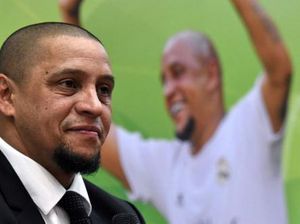 Tentang Roberto Carlos dan Pisang-Pisang dalam Karier Sepakbolanya Tentang Roberto Carlos dan Pisang-Pisang dalam Karier Sepakbolanya