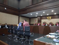 Marah Ditanya Target e-KTP Gagal, Irman: Jangan Coba Dikte Saya