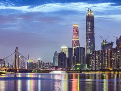 Foto: Guangzhou & Legenda 5 Kambing Penjaga Kota