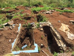 Cerita Makam yang Masih Utuh di Tengah Proyek Kereta Bandara Soetta
