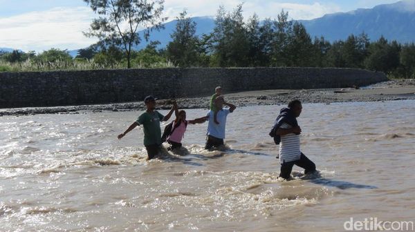 Bertualang ke Sungai Malibaka, Bisa Lihat Timor Leste