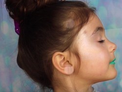 Gemasnya, Bocah 5 Tahun Buat Tutorial Makeup Bertema Unicorn