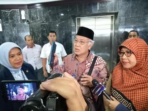 Anggota DPD Kontra OSO Protes Ruang Rapat Dikunci Anggota DPD Kontra OSO Protes Ruang Rapat Dikunci