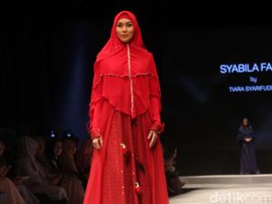 6 Desainer Tampilkan Koleksi Inspiring Syari di Muslim Fashion Festival