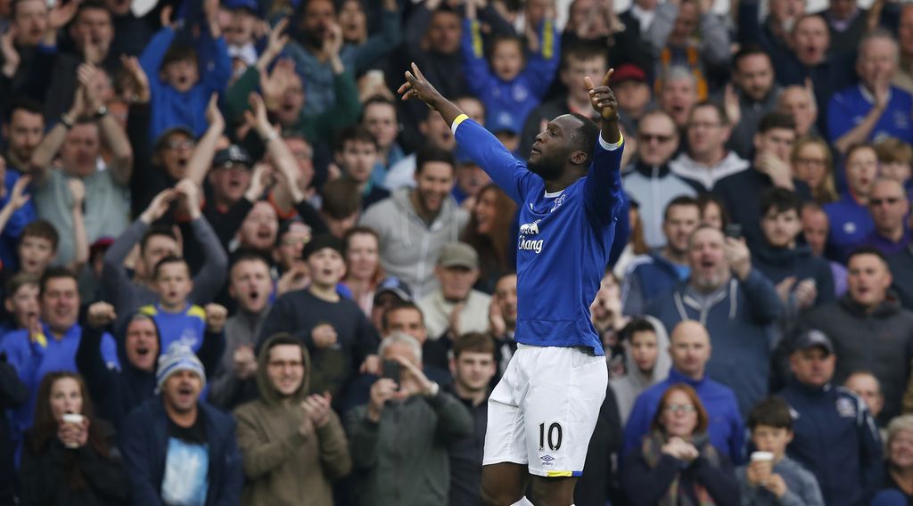 Britain Football Soccer - Everton v Leicester City - Premier League - Goodison Park - 9/4/17 Everton's Romelu Lukaku celebrates scoring their fourth goal Reuters / Andrew Yates Livepic EDITORIAL USE ONLY. No use with unauthorized audio, video, data, fixture lists, club/league logos or 