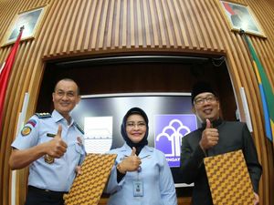 Hindari Antrean, Kantor Imigrasi Bandung Terapkan Aplikasi SMS