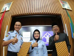 Hindari Antrean, Kantor Imigrasi Bandung Terapkan Aplikasi SMS