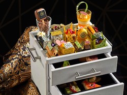 Di Sini Anda Bisa Menikmati Teh Dengan Sentuhan Karya Maestro Batik Iwan Tirta