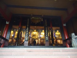 Potret Kuil Baoguo di Gunung Emei, China