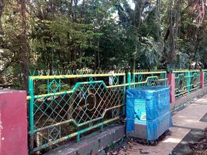 Sampah Kondom di Hutan Kerkof, Pol PP Garut: PSK Sering Mangkal Sampah Kondom di Hutan Kerkof, Pol PP Garut: PSK Sering Mangkal