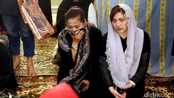 Air Mata dan Penyesalan Cut Keke Lepas Kepergian Renita Sukardi