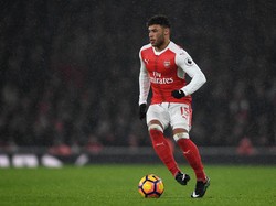 Arsenal Diminta Pertahankan Chamberlain yang Serba Bisa