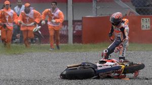 Foto: Momen Jatuhnya Marc Marquez di MotoGP Argentina