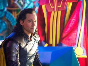 Tom Hiddleston Pernah Dipukul Betulan oleh Chris Hemsworth