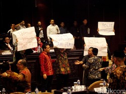 Paripurna Ribut dan Anggota DPD WO, OSO: Kayak Anak Kecil