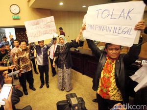 WO dari Paripurna DPD, Senator Kontra OSO Lapor ke Hemas-Farouk WO dari Paripurna DPD, Senator Kontra OSO Lapor ke Hemas-Farouk