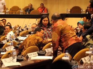 Mikrofon Meja Mati saat Anggota Interupsi, OSO: Bukan Urusan Saya